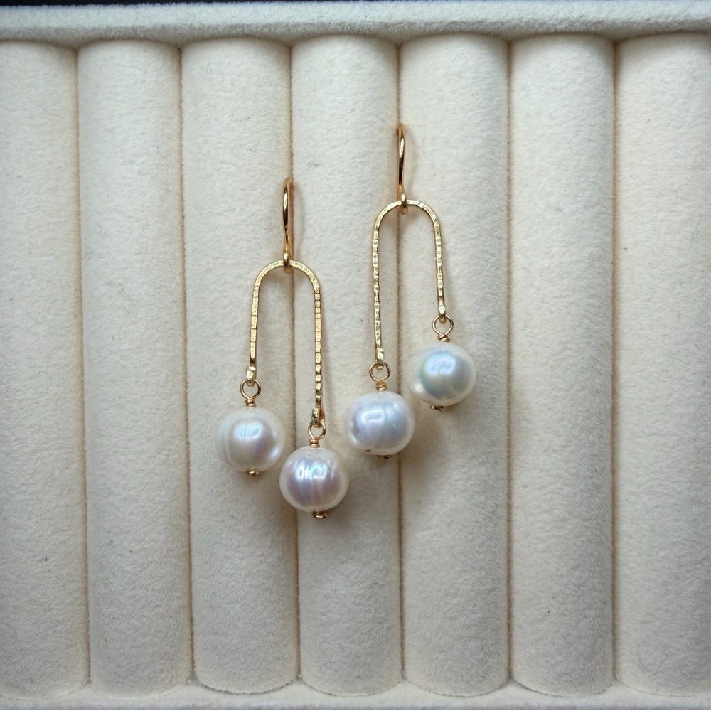 Hammered Pearl Drop